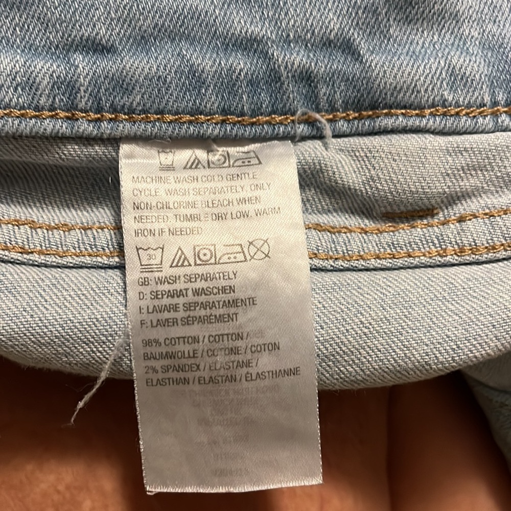 Light Wash Straight Leg Jeans w/ Destruction - Picture 8 of 9